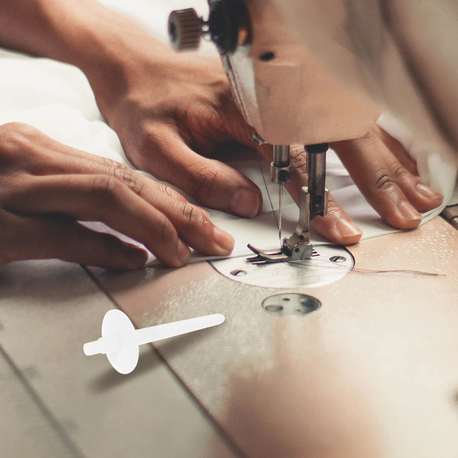 

10Pcs Household Sewing Machine Spool Pins ABS Material Break-Resistant Thread Holder Large Capacity Plastic Bobbin Winders