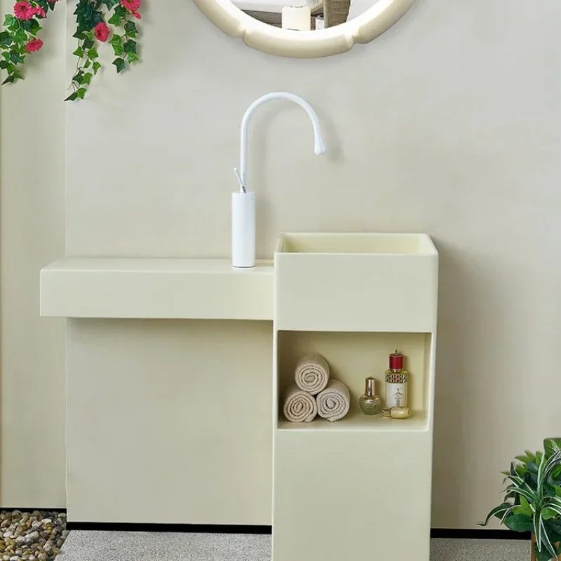 Lavatório de pedra artificial Cline integrado de chão creme vento