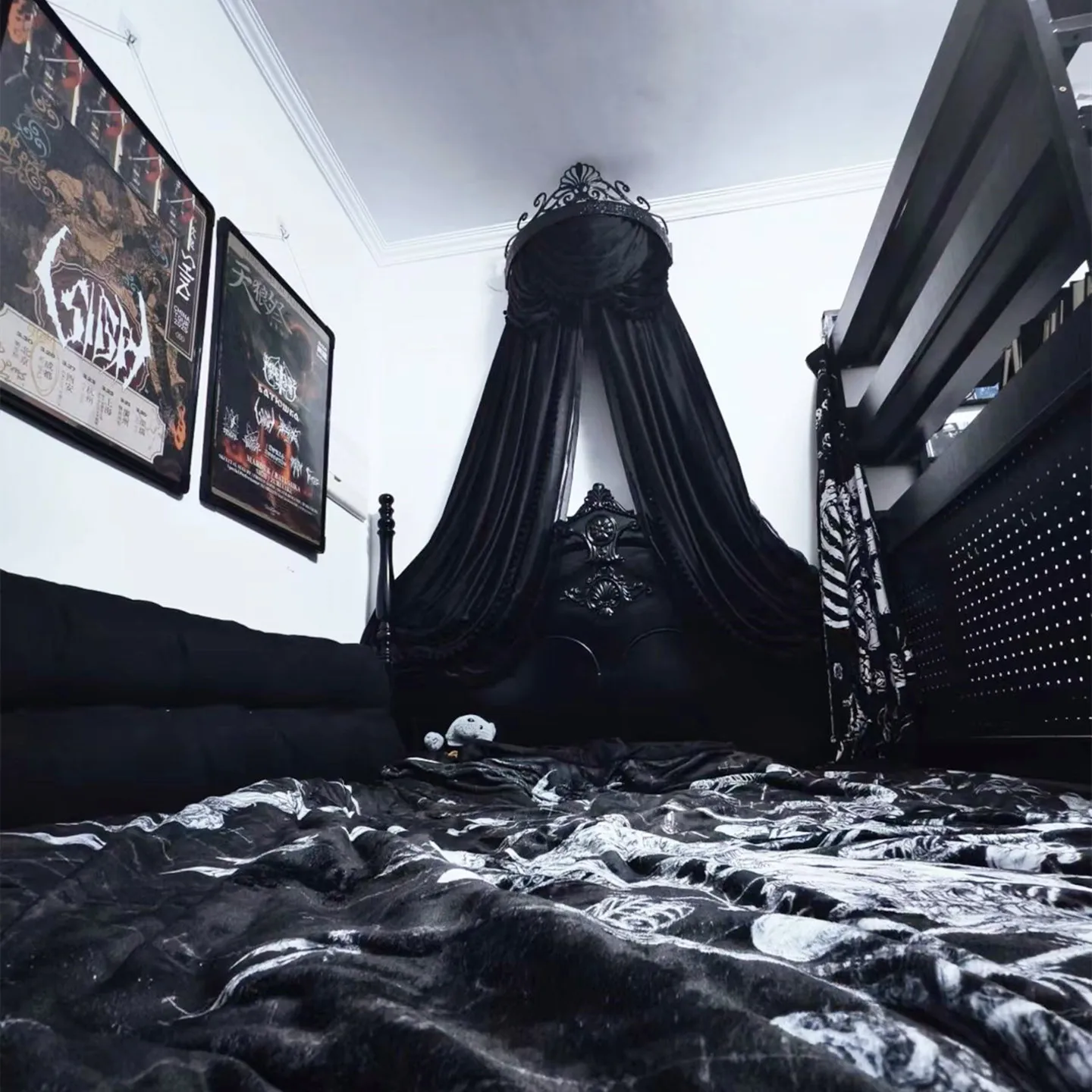 Dark Windbed Mantle Black Velvet Bedside Curtains for Living Room Medieval Lace Medieval Gothic European Charm Frame Luxury