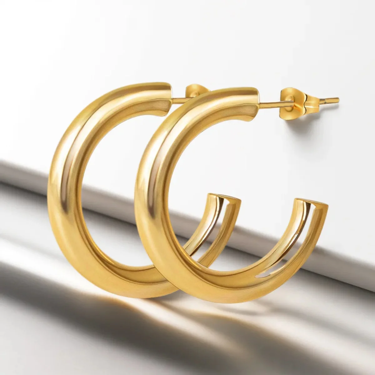 Big C Shaped Piercing Hoop Earrings For Women Gold Color Chunky Earing Accessories Minimalist Fashion Trendy Hollow Jewelry E416