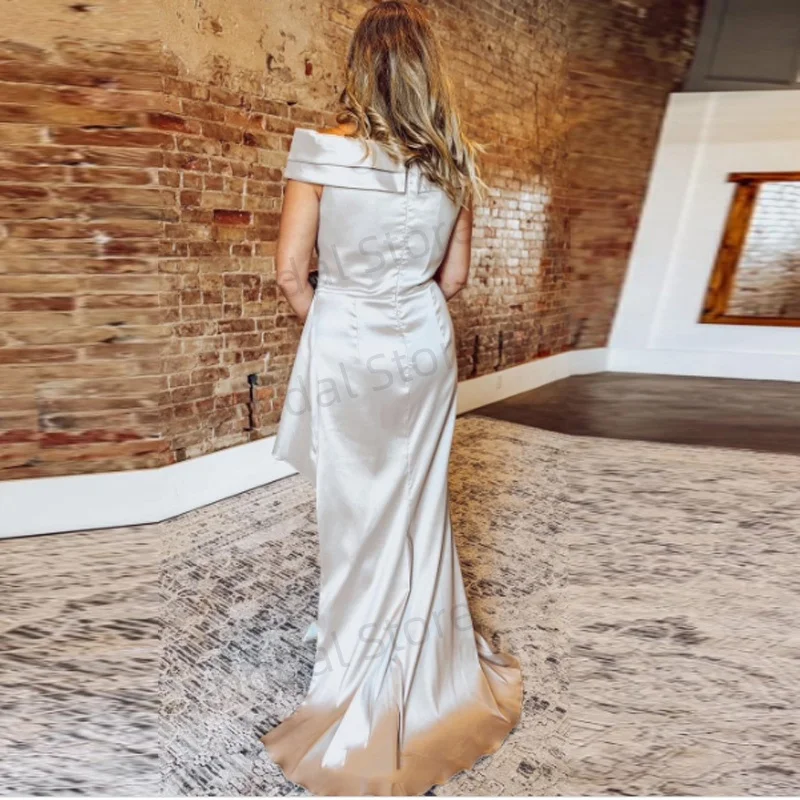 Customized Classic Mother of The Bride Dress Sleeveless Off-shoulder Ruffled  Neckline Waist Pleated Ruffle Design Ball Gown