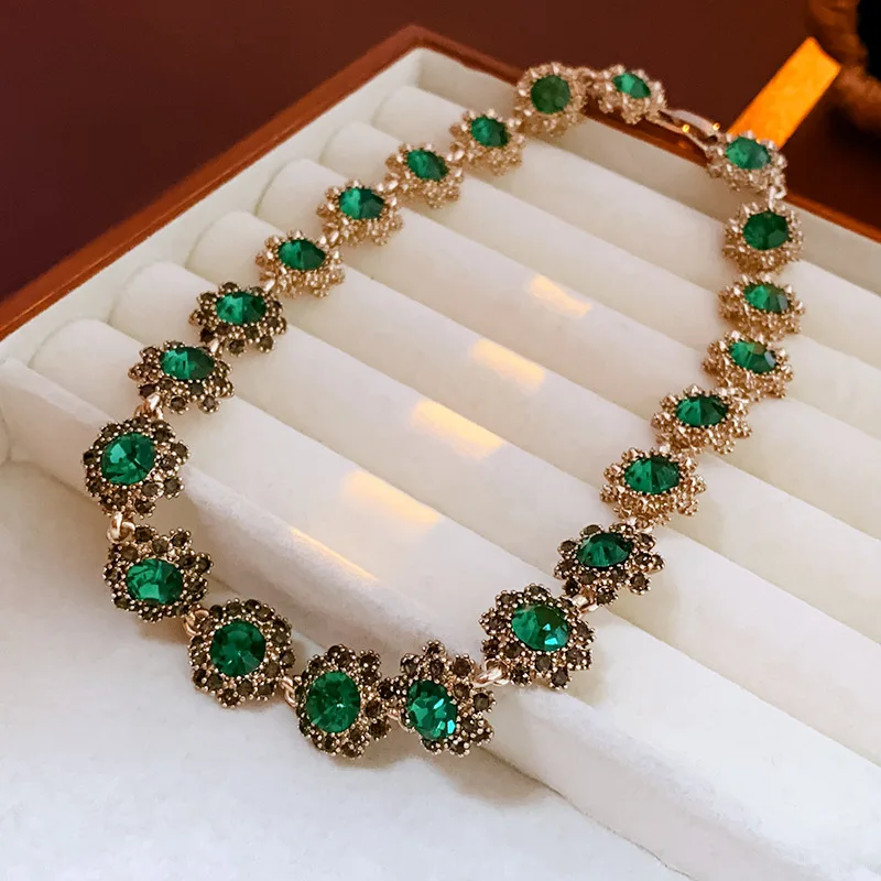 Baroque Vintage Earrings Necklace French Luxury Green Flower Stud Earrings Temperament High-end Jewelry for Women Gorgeous Gift