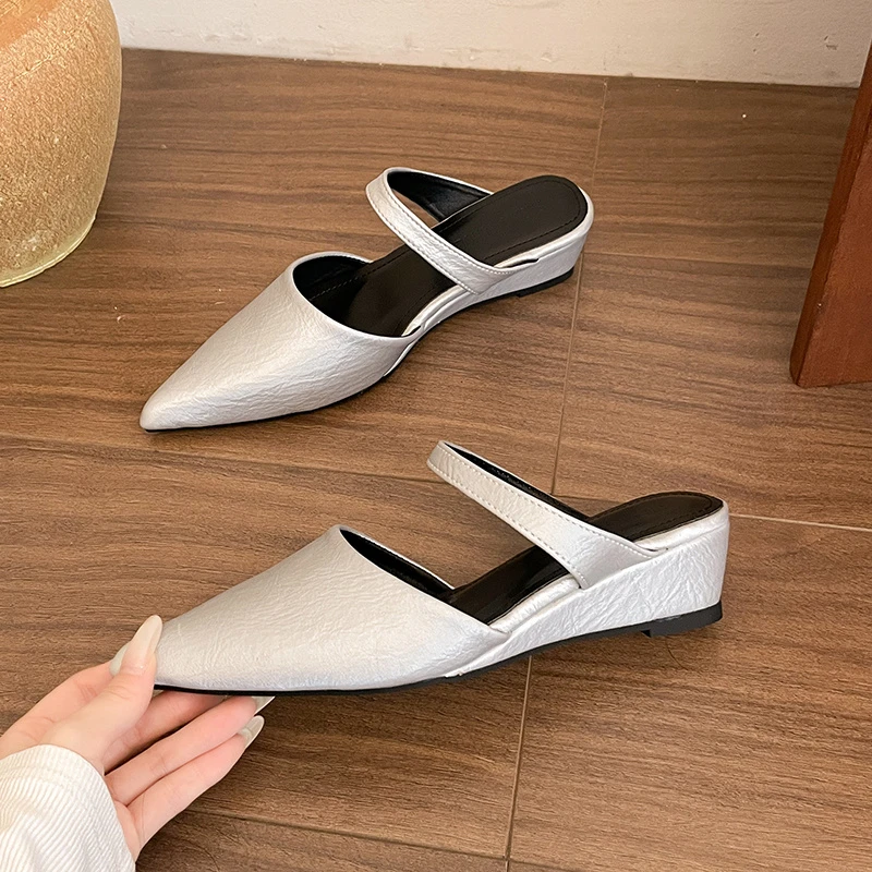 

Fashion Leopard Print Pointed Slope Heel Women's 2026 Summer Versatile Thick Soled Toe Slippers