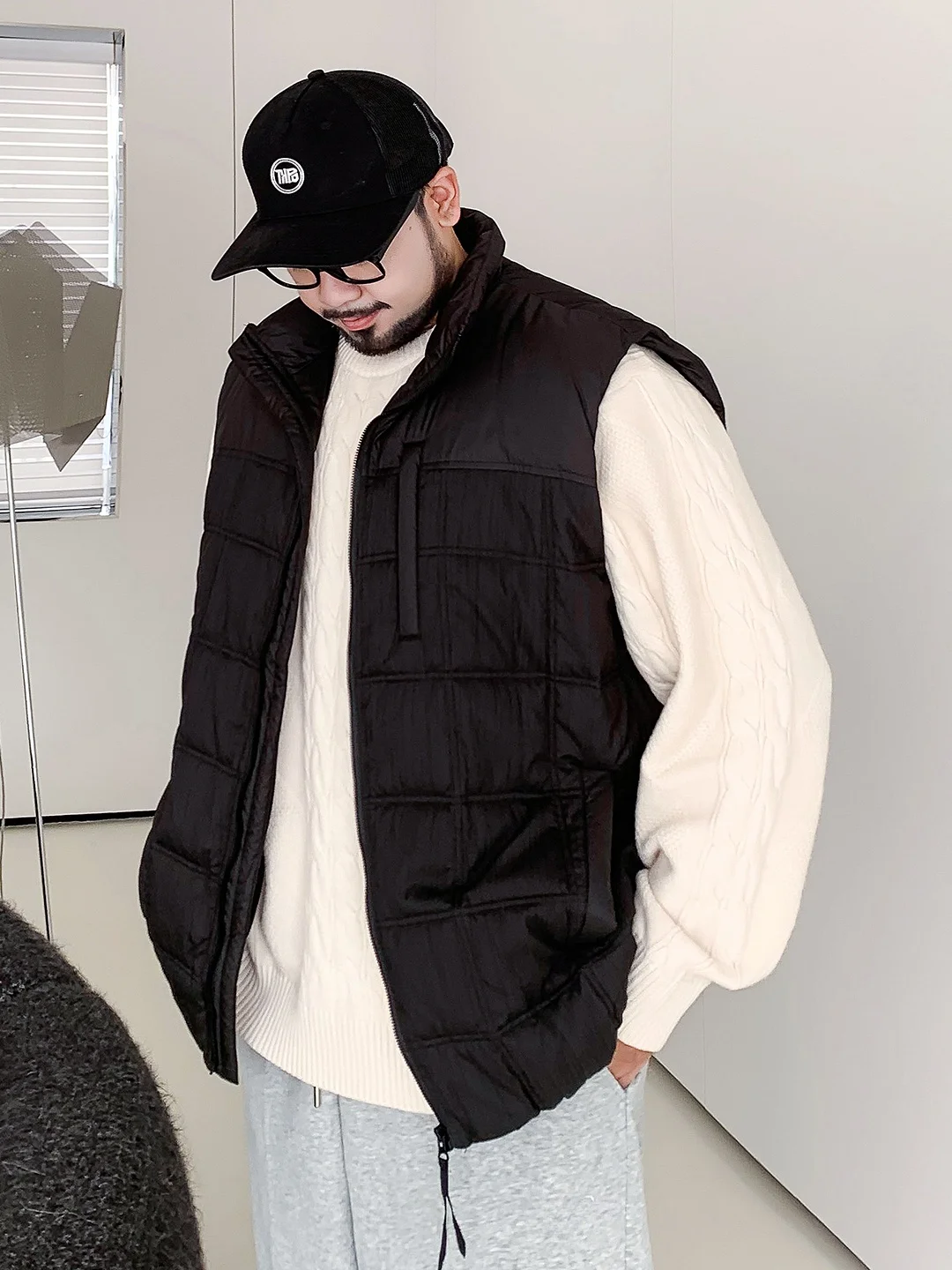 

Мужской пуховый жилет свободного кроя, 90% белый пух, зимняя верхняя одежда, молодежный повседневный стиль, полиэстер, на молнии, цветной