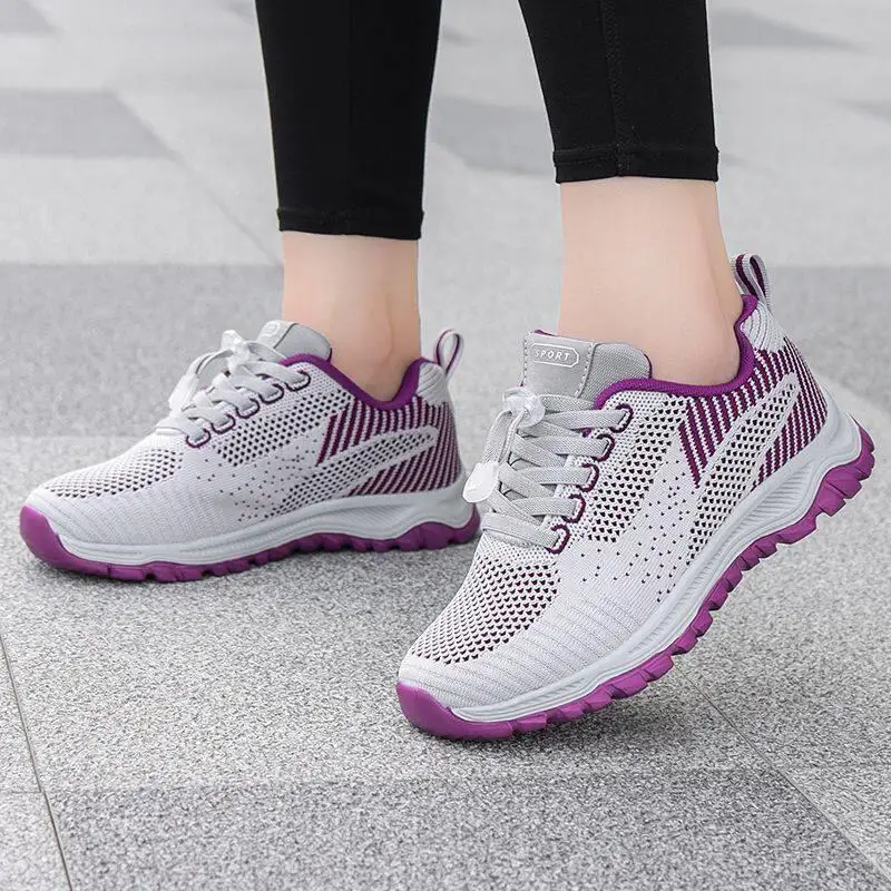 women's-comfortable-soft-bottom-anti-slip-spring-autumn-beijing-cloth-shoes-leisure-sports-shoes-lightweight-step-by-step