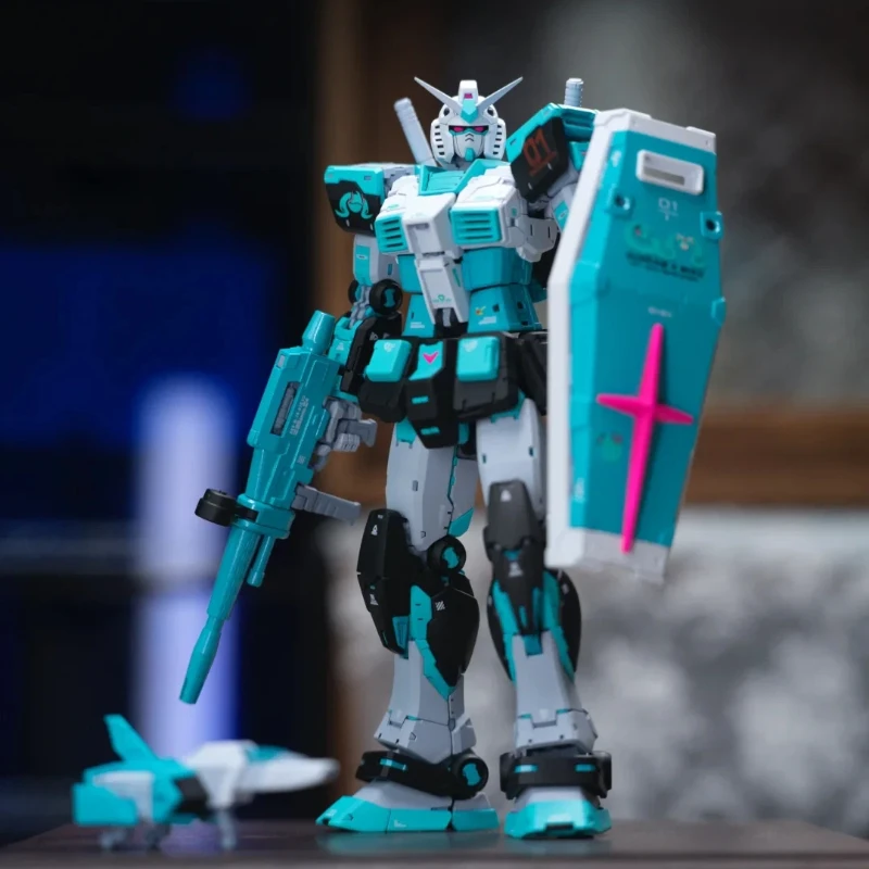 

Limited RG 1/144 RX-78-2 Ver.2.0 Hatsune Miku Ver. Assembly Model Kit Action Figures Fashionable Plastic Toys Collectable Models