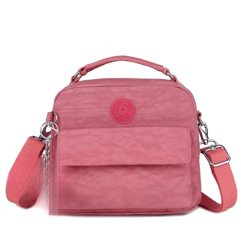 حقيبة كروس متعددة الاستخدامات متوسطة الحجم للنساء حقيبة كتف مفردة حقيبة يد مزدوجة حقيبة يد رباعية الاتجاه مادة نايلون ناعمة