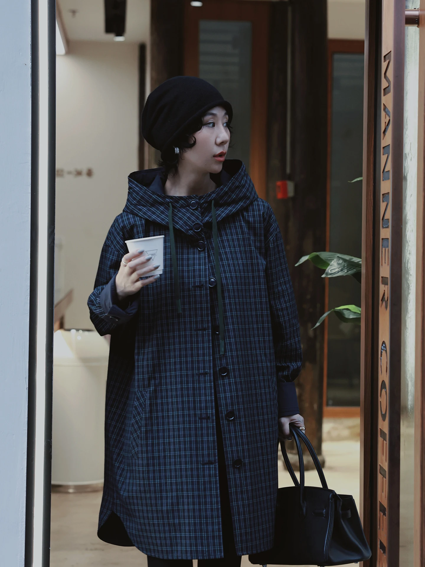 

TT Double-Sided Wearable Mid-Length Hooded Coat for Women Spring 2026 New Sle Korean Version Loose Fit Button Detail