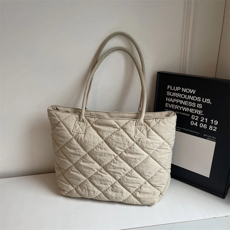 

Новая винтажная модная большая вместительная сумка, женская нейлоновая сумка на плечо, текстурированные сумки для отдыха и универсальные сумки для путешествий и поездок на работу