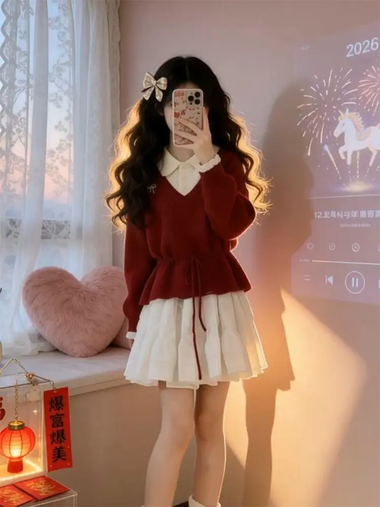 

Japan Version Of Sweet Girl Commuting In College Style With A Set Of White High-Waisted Skirt + Two Fake New Year'S Red Sweaters