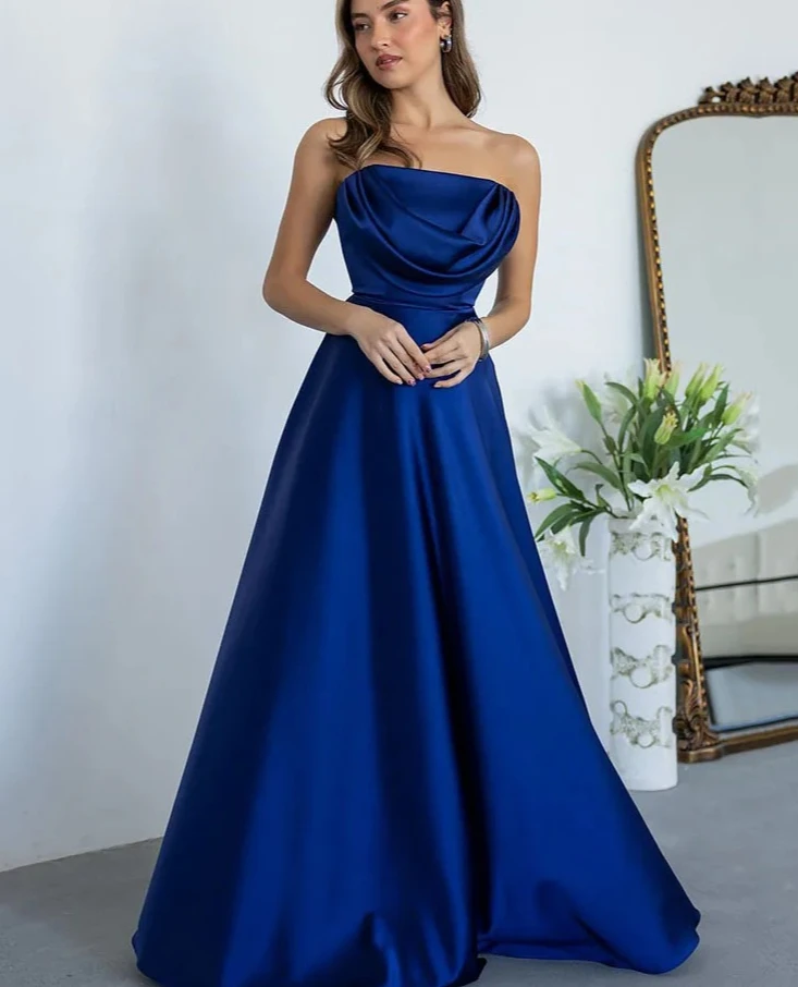 Vrouwen elegante mouwloze rugloze ruches a-lijn avondjurken vestido strapless satijnen sexy maxi-jurk