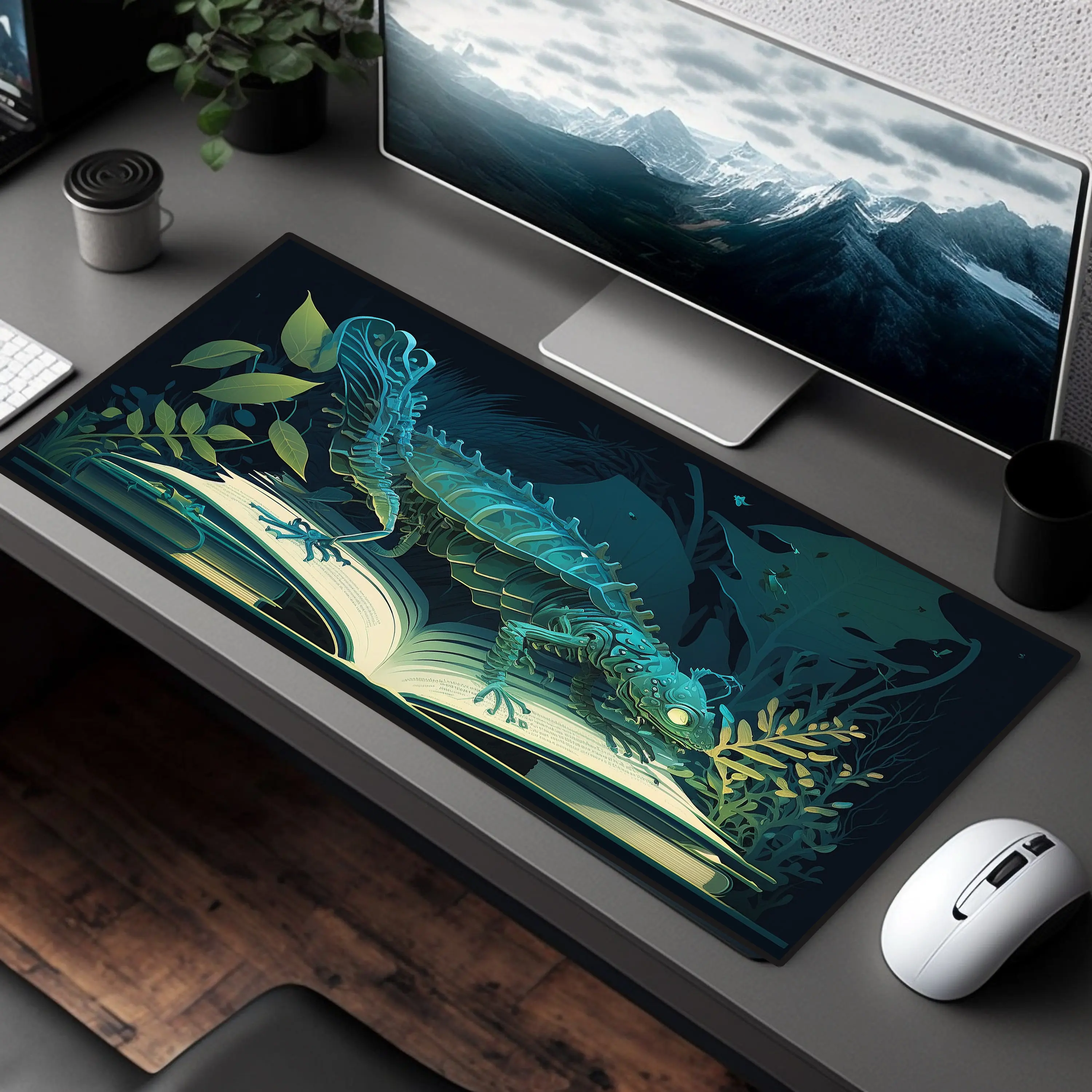 Fantasy Lizard Desk Mat, Non-slip and Waterproof Gaming Mouse Pad, Gaming Desk Decoration Mat, The Perfect Gift for Friends.