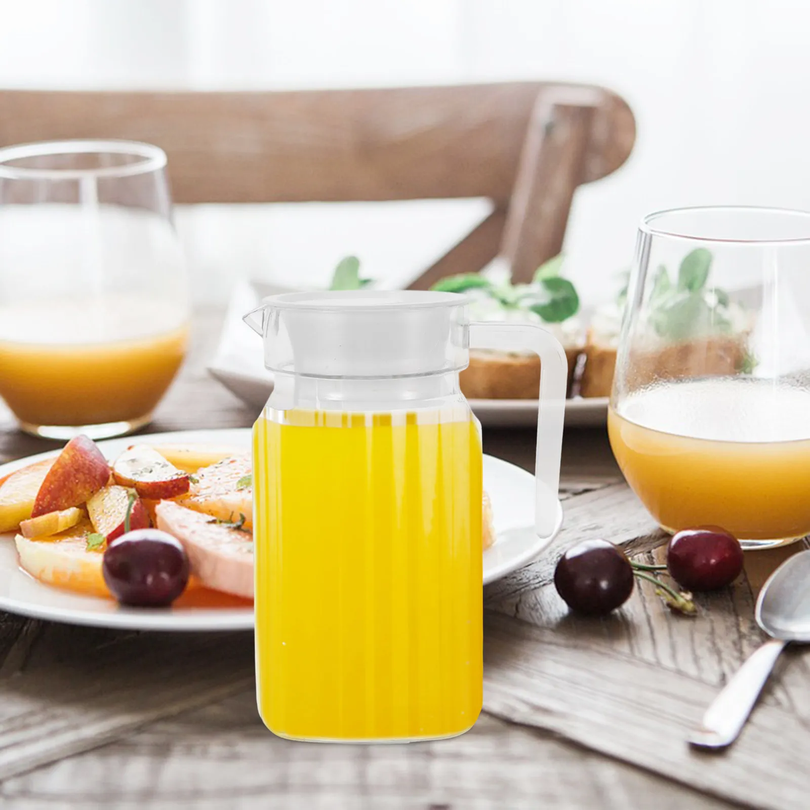 Jarra de Plástico para Jugo de 500 ml, Transparente con Rayas, Tapa Hermética, Recipiente para Bebidas Frías, para Uso en el Hogar o Bar, Mini Botella de Agua para Mini Refrigerador