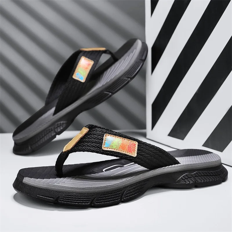 

Новые мужские шлепанцы 2026 года: нескользящая подошва, удобные пляжные сандалии, легкие уличные повседневные тапочки