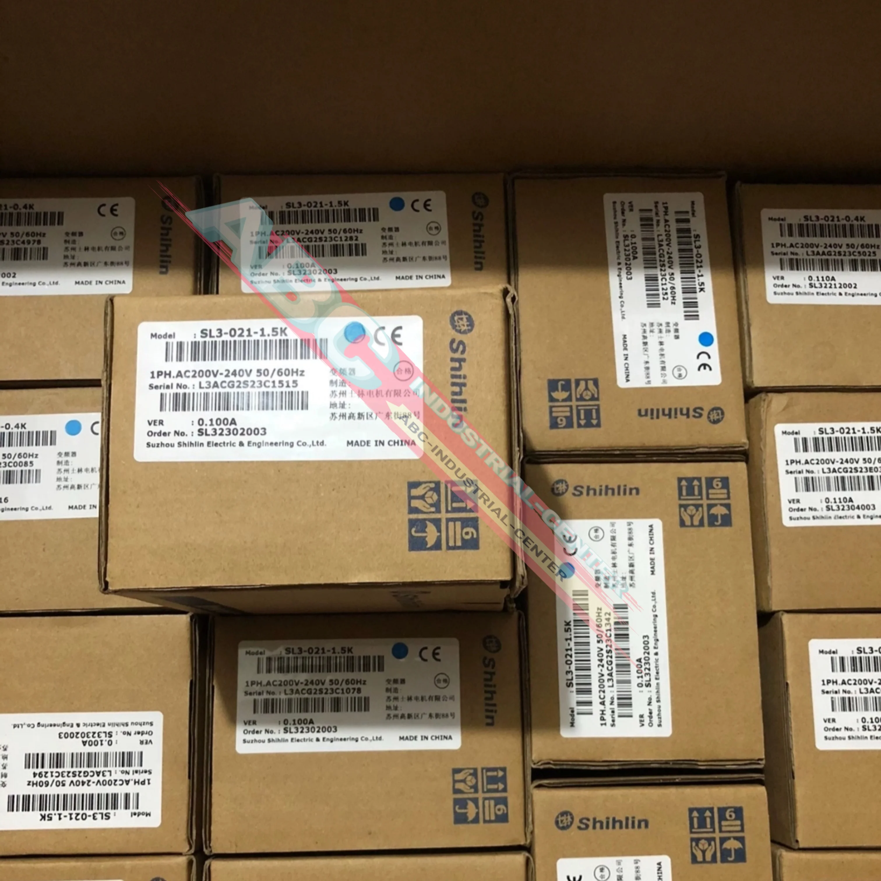 

Frequency converter SL3-021-1.5K SL3-021-2.2K 100%NEW