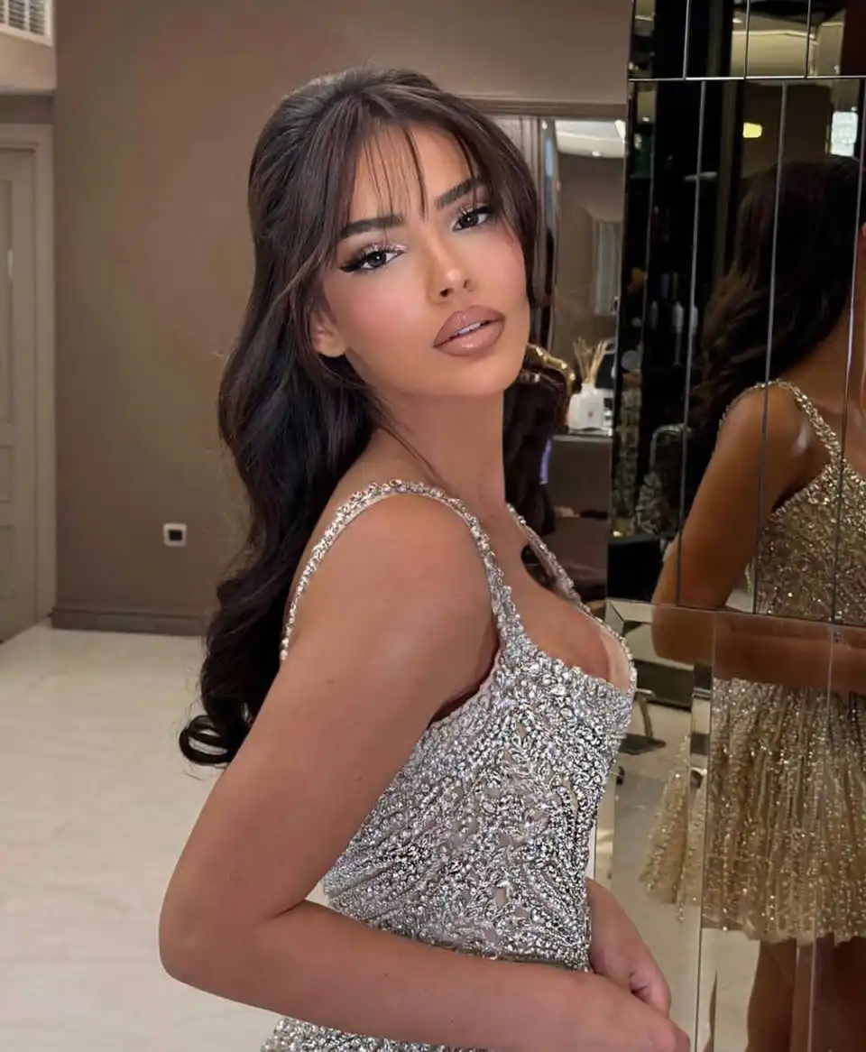 مثير السباغيتي حزام فساتين السهرة سباركلي مطرزة أحجار الراين مساء اللباس مخصص فوق الركبة ثوب كوكتيل صغير