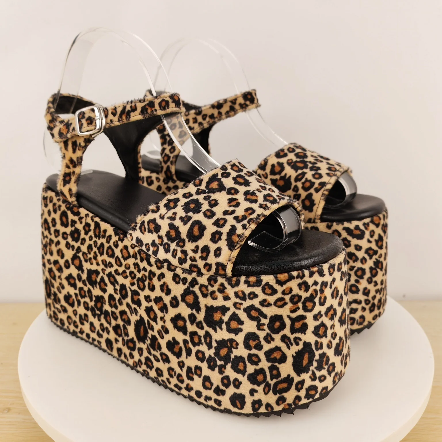 

Women's Leopard-Print Platform Sandals Ankle Strap Chunky Sole Bold Retro Style for Summer Events Fashion-Forward Party Looks