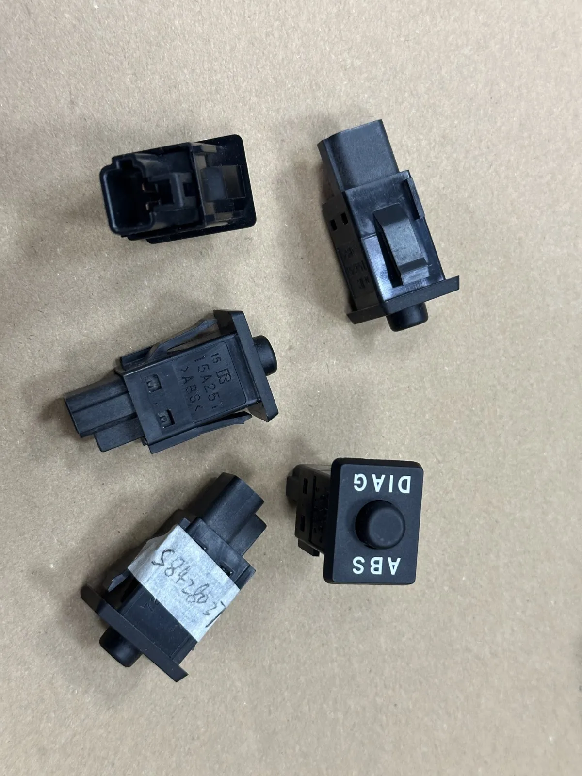 ABS DIAG Switch Assy S8428-03710 S842803710 For HINO 700 Profia Truck