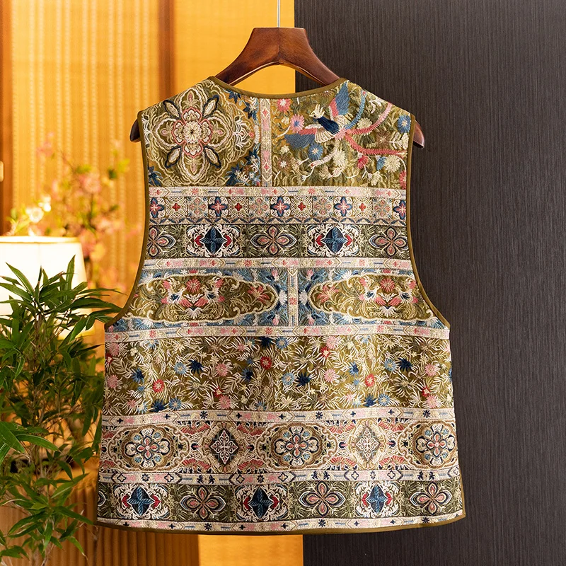 New Chinese-Style Silk Luxury Fashion Embroidered Buttoned Vest for Women, 2026 Summer New Retro Stylish Sleeveless Jacket
