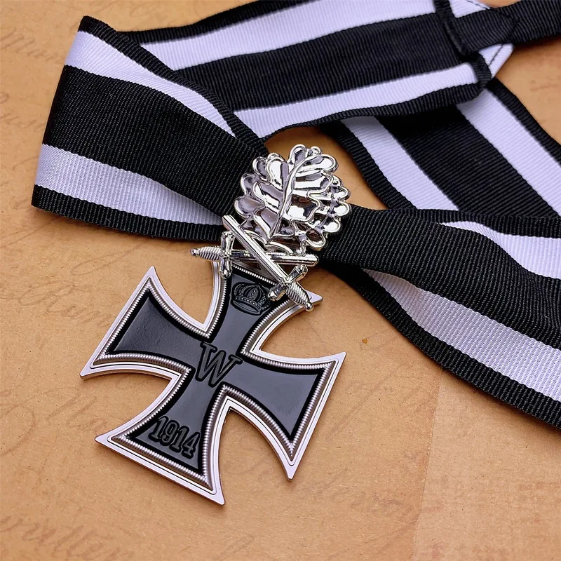 دبابيس ألمانية شارة متقاطعة من الحديد وسام فارس مرصعة بالألماس مجموعة ميداليات شريطية للرقبة من أوراق البلوط الفضي