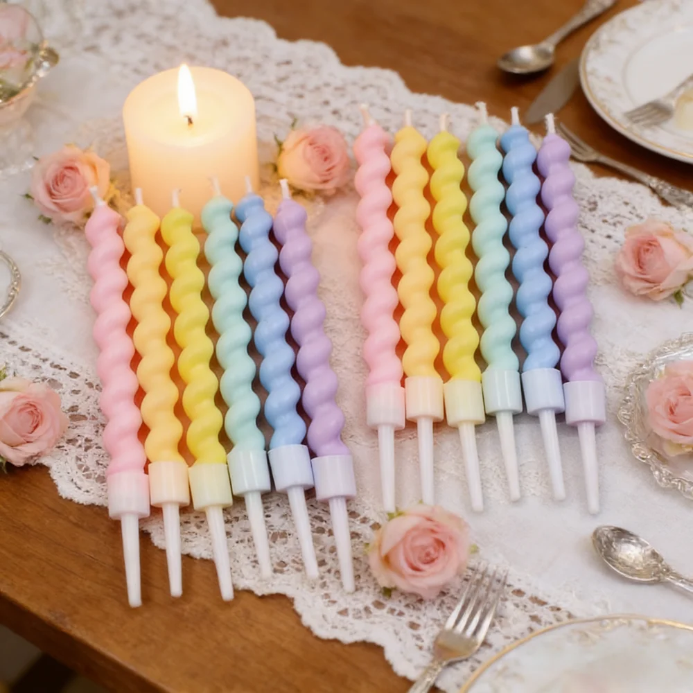 6/12 Stück schwarz-weiße karierte Geburtstagskerzen und Kuchenaufsatz, Rennwagenkerzen, Wunderkerzen für Rennwagenpartys – Detail 8