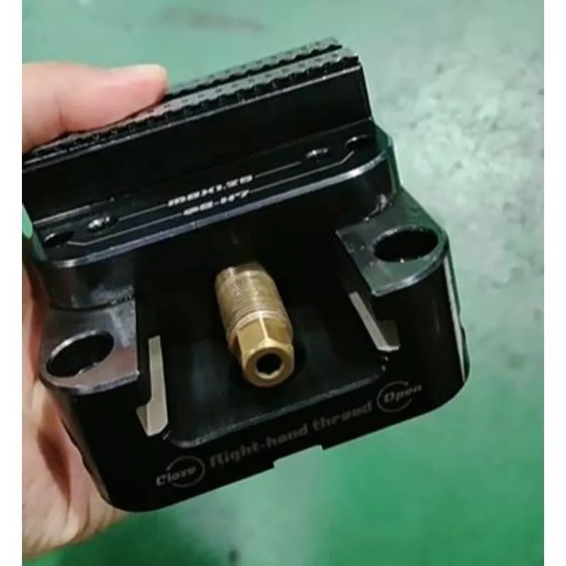 4-5 Axis CNC Fixture Self Centering Vise Positive Negative Quick Clamping 2-8 Inch DJ-6080H Self-centering Vise