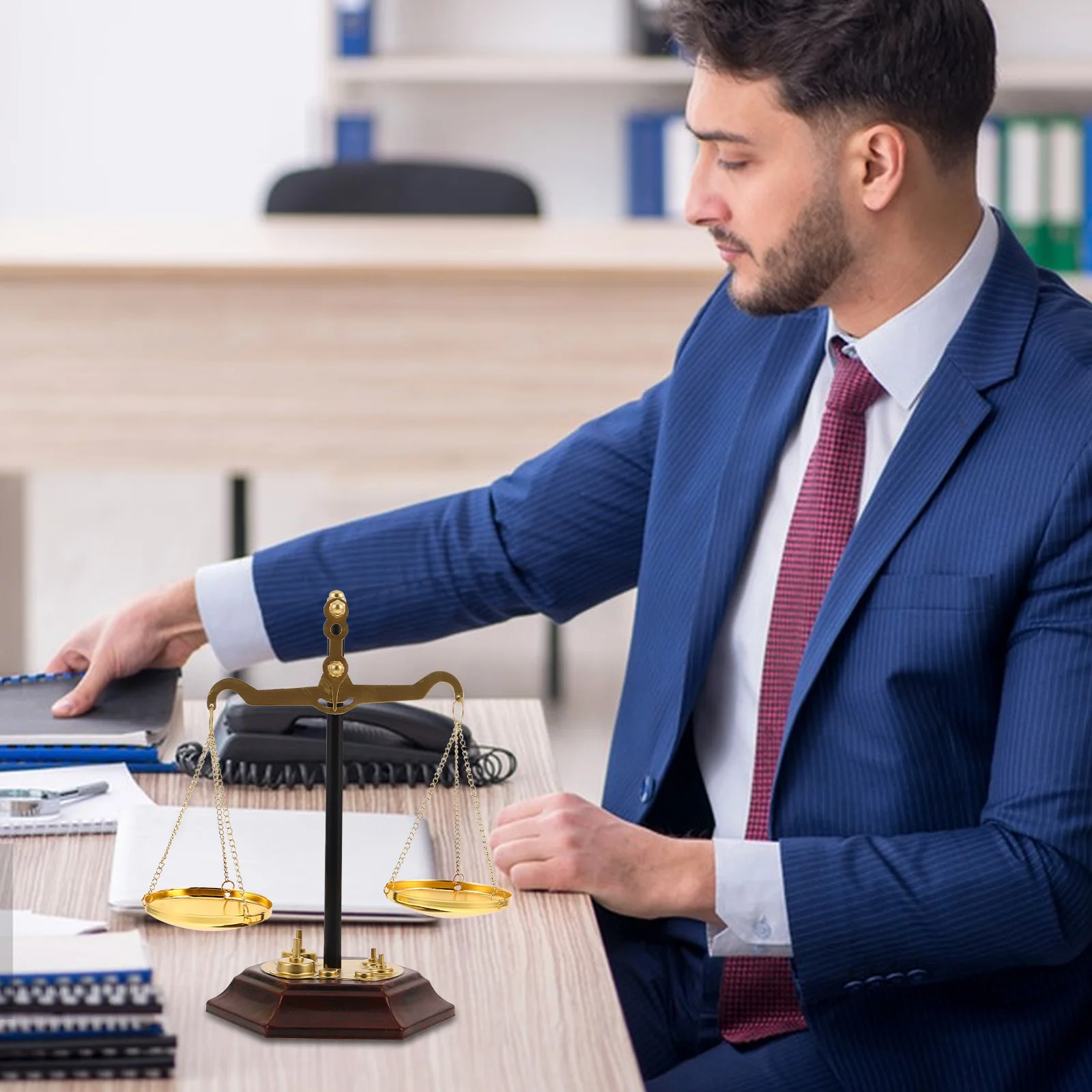 

Metal Balance Statue Retro Office Home Decor Libra Symbol Fairness Justice Desk Toy Vintage Balance Scale Piece
