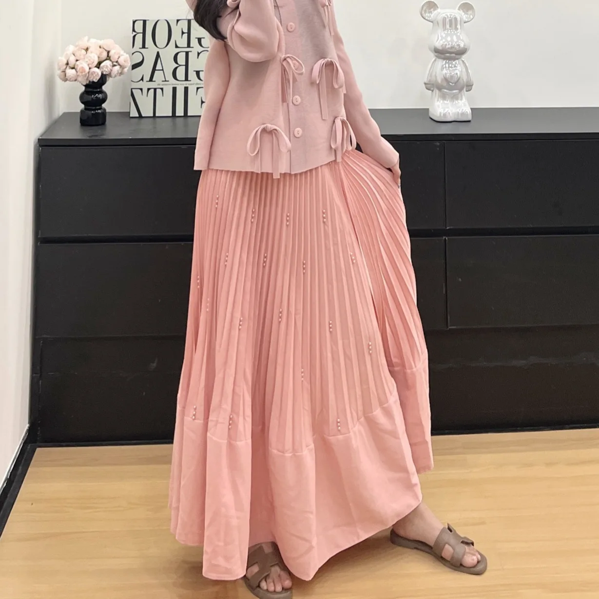 

ALSEY Miyake Solid Women's Pleated Elastic Waist Half Skirt 2025 Summer Fashion Casual Loose Peplum Design Comfortable Skirt