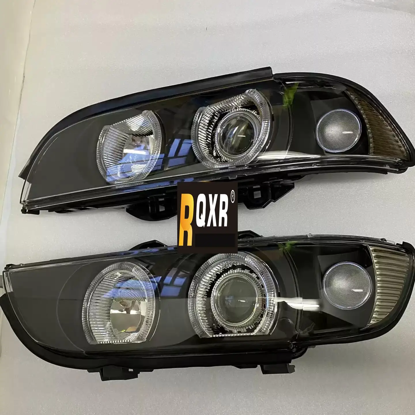 

Led Headlight assembly For BMW E39 angel eye halogen head lamp DRL Daytime Running Light Car Accessories left and right