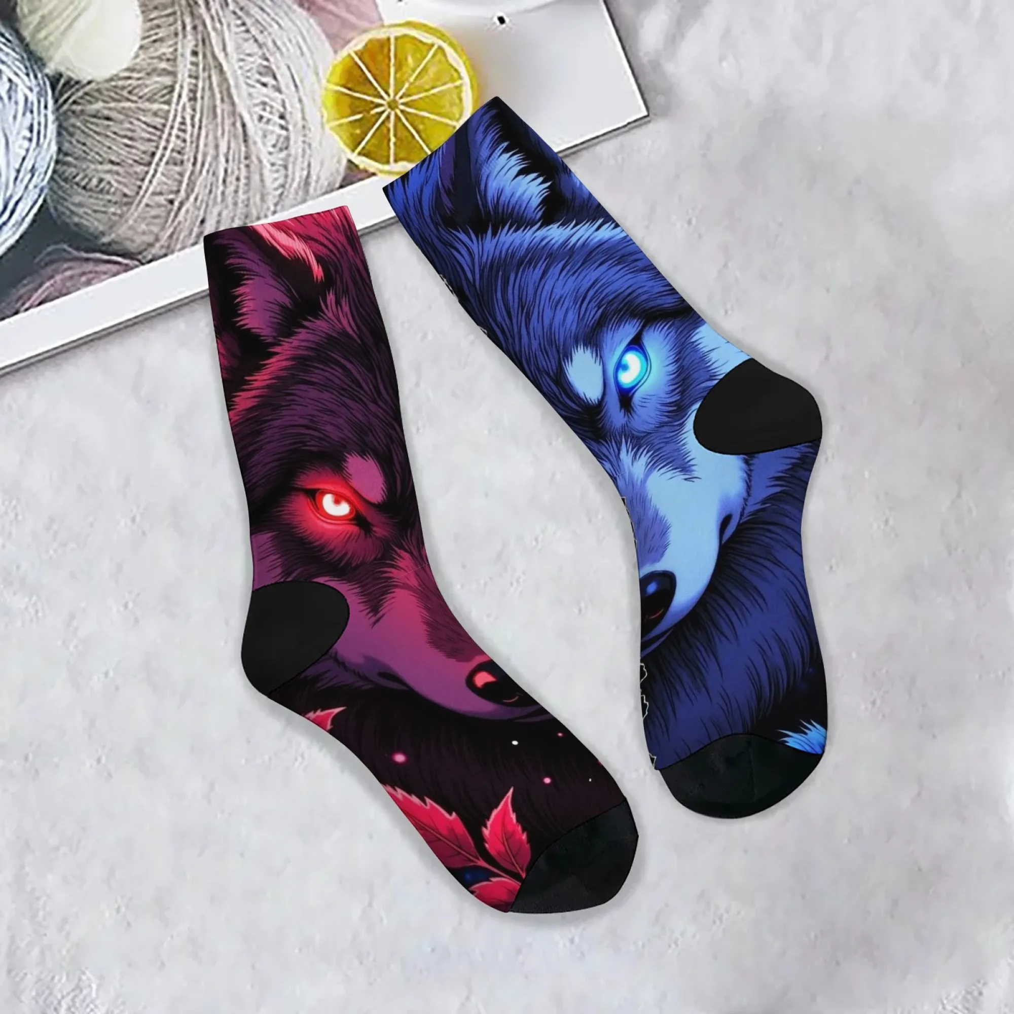 

Красные, синие двухцветные носки до середины икры в стиле киберпанк с крутым принтом в стиле фэнтези, унисекс, повседневные мягкие удобные повседневные одинаковые носки