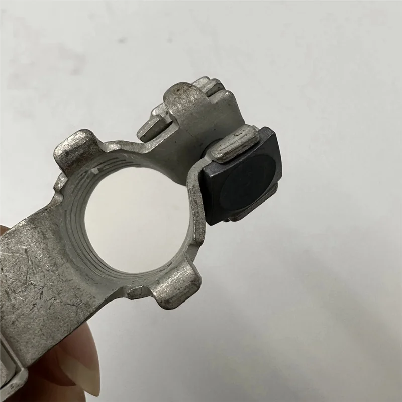 

Трендовый новый высококачественный автомобильный аккумулятор с положительным кабелем 91982C7010 91982-C7010 для Hyundai KIA ANANTE KONA TUCSON