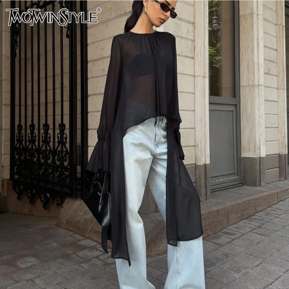 

TWOTWINSTYLE черная прозрачная сетчатая шифоновая рубашка для женщин с круглым вырезом и рюшами с длинными рукавами, нестандартный дизайн, темпераментные топы, женские новые