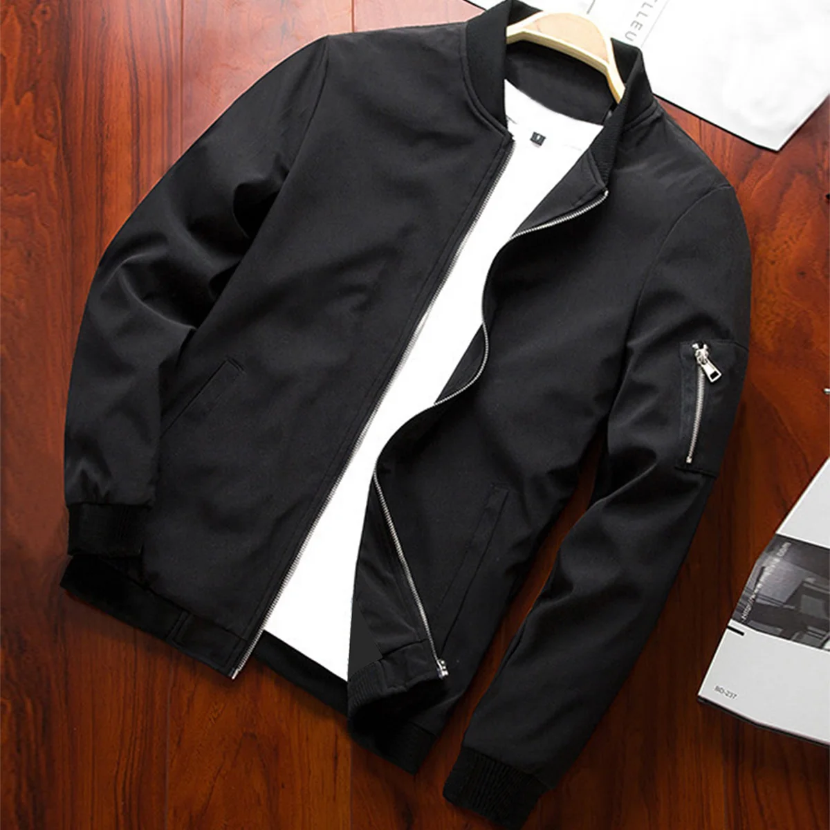 

Men's spring and autumn solid color casual jacket, suitable for daily travel, sports outdoors, travel.