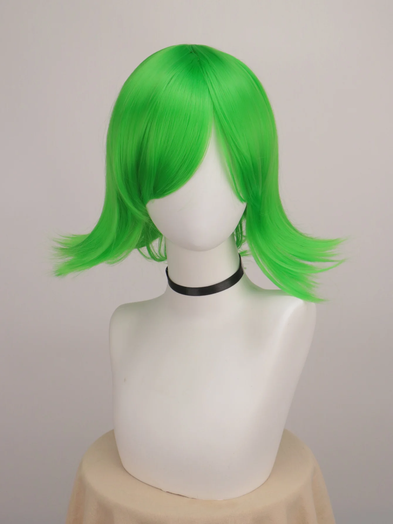 Peruka damska, zielona, prosta, do cosplayu, z grzywką, włosy anime odwrócone na odwrót, idealna na imprezy Halloweenowe.