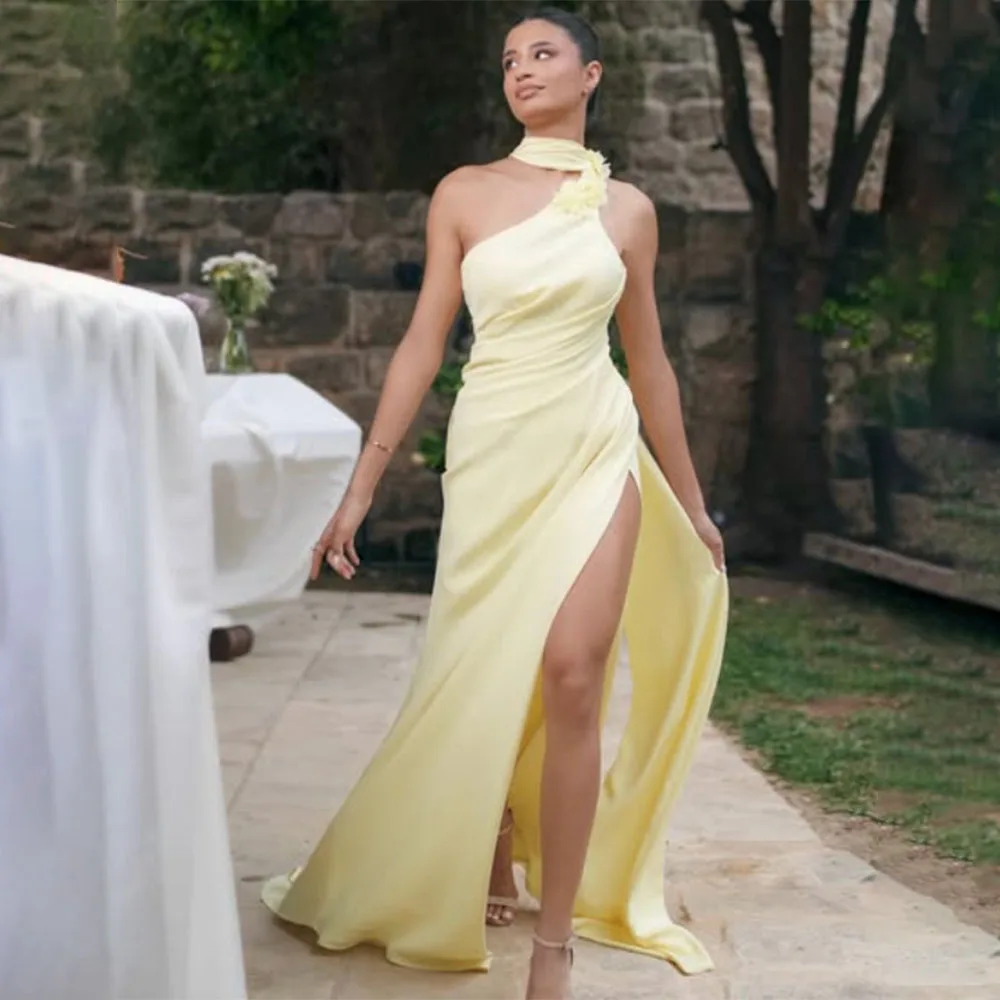 

High Quality Customized Halter High Fork Floor Length Yellow Wrinkle Sleeveless Flowers Birthday Dress for Women Robe Soiree