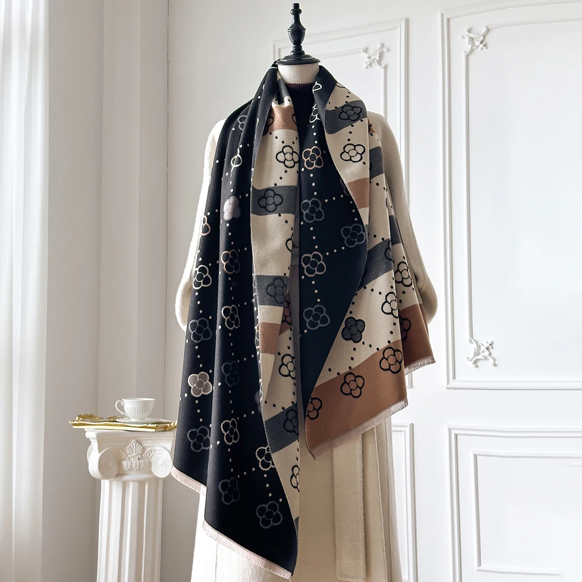 

Luxury Autumn and Winter Cashmere Scarf Women New Warm Pashmina Blanket Poncho Scarves Fashion Print Shawl Thick Foulard Bufanda