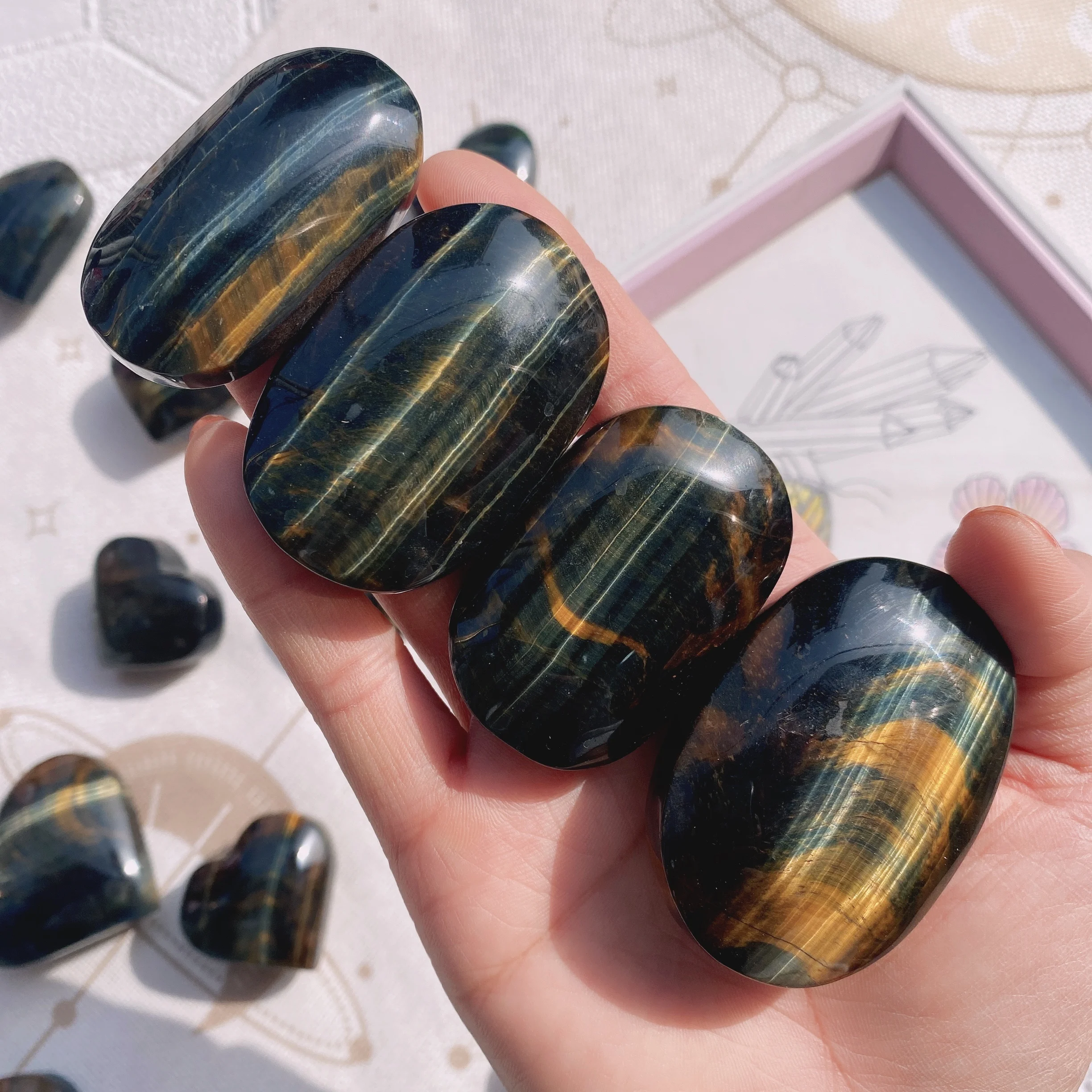 

Natural Blue Tiger Eye Stone Palm Stone Natural Crystal Crafts Polished Gemstone 2 Inches Healing Stone For Home Decoration 1pcs