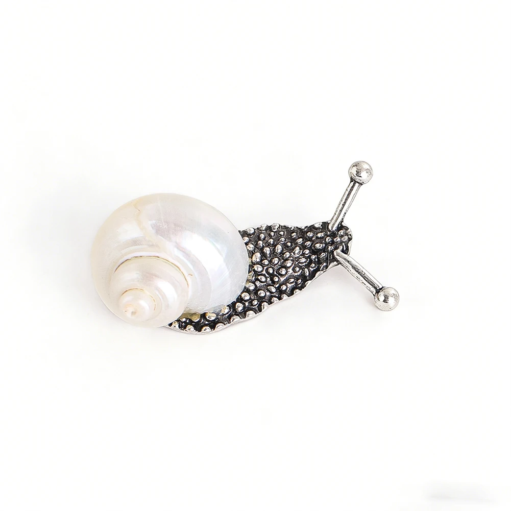 Natural Shell Snail Brooch Retro Nature Style Gold/Silver Tone for Suit Coat Scarf Decorative Lapel Pin for Women Men Gift