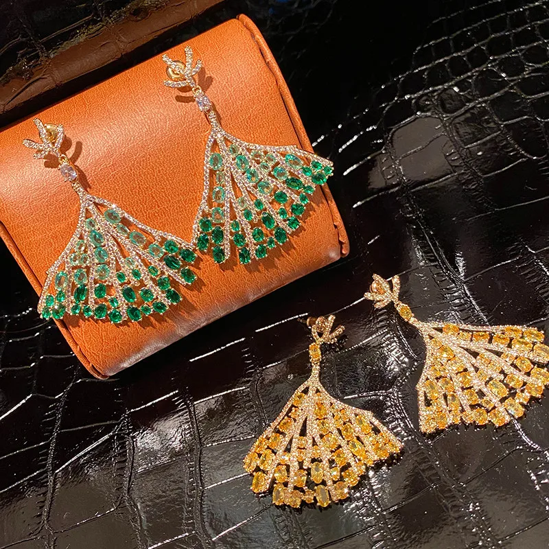 

Изысканные цветные серьги-вееры в стиле Light Luxury