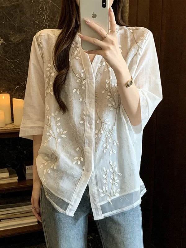 

plus Size Summer Women's Shirt Embroidered Floral Short Sleeve Breathable Korean Style Loose Fit Daily Wear Pear Shape Body Type
