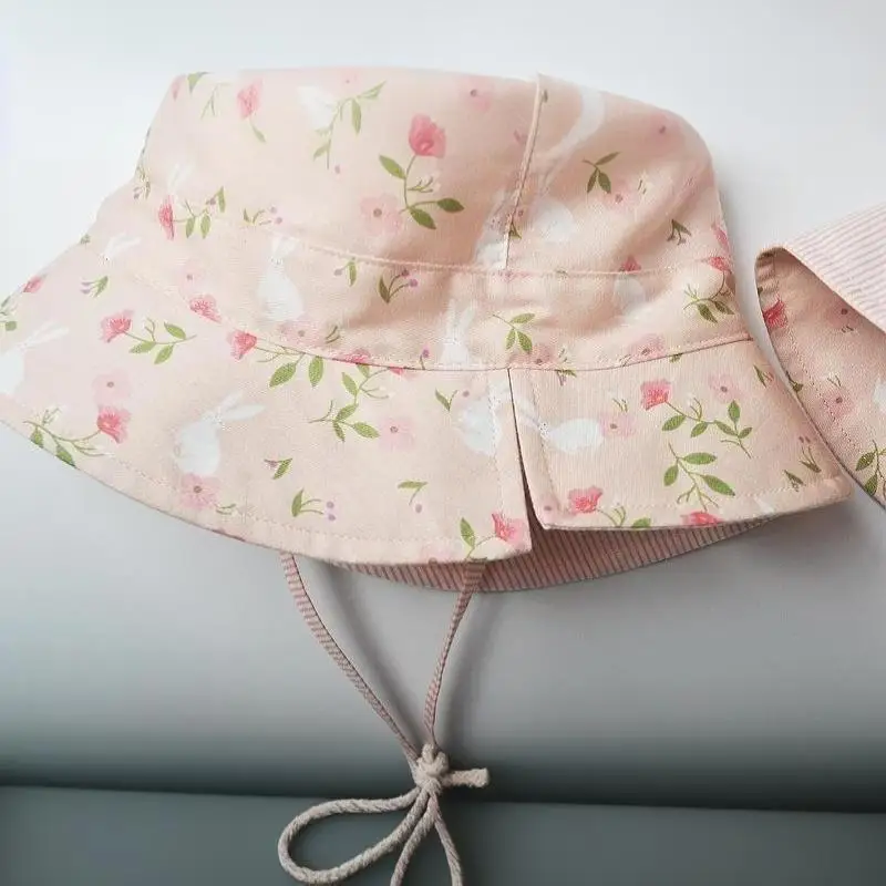 Atmungsaktiver Baumwoll-Doppelseitiger Sonnenhut für Babys, atmungsaktiv und sonnenschützend, dünner Bucket-Hut mit Cartoon-Print – Detail 7