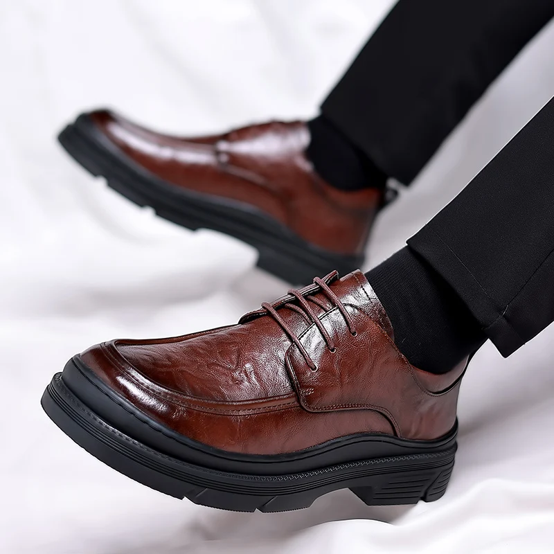 Men Dress Shoes lace up oxfords Patent Leather Luxury Fashion Groom Wedding Shoes Men outdoor italian style Oxford Shoes men