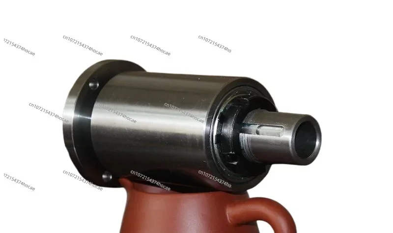 Four-bearing spindle with 80 chucksSmall lathe spindle high-strength lathe head assembly with flange and four bearings