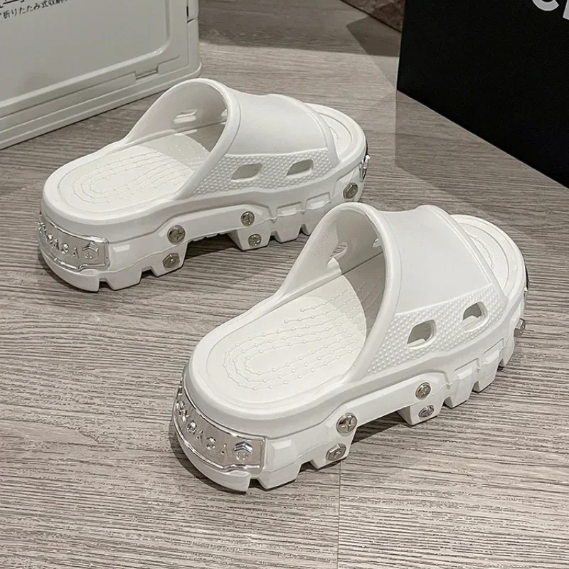 Women Platform Slippers 2025 Arrival Punk Style Clogs with Rivet Outdoor Sandals Summer Fashion Comfortable Unisex Garden Shoes image 5