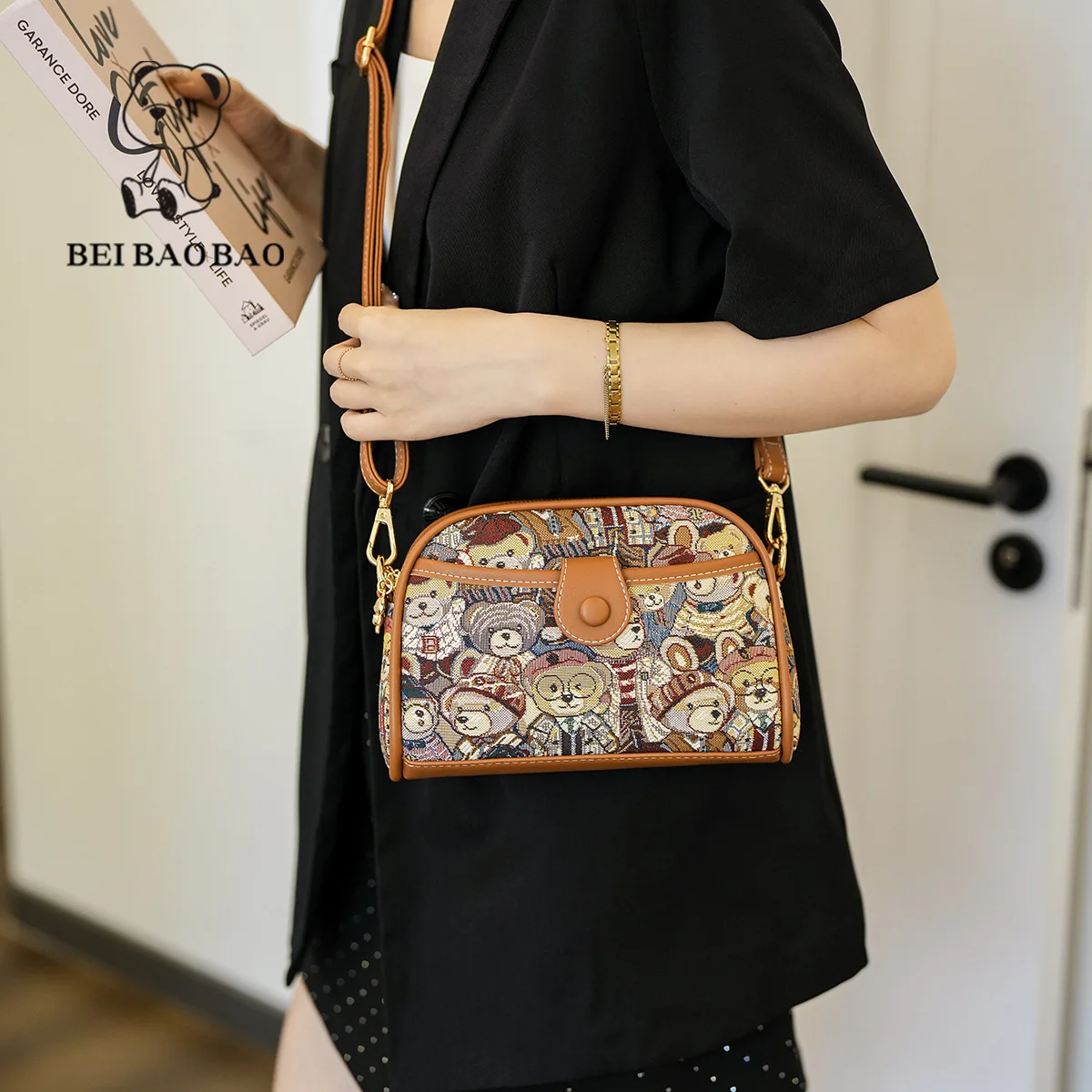 Beibaobao 2024 Summer New Canvas Bear Half Round Bag Small Square Bag Fashion Versatile One Shoulder Crossbody Bag Bolso de muje