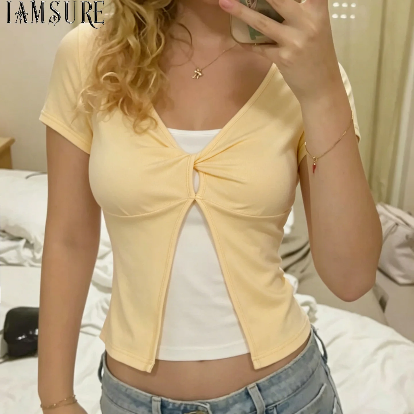 Women’s Slim Fit Twist Front Crop Top Soft Pastel Yellow Short Sleeve Tee Deep V Neck Casual Y2K Clothes Cute Summer Streetwear