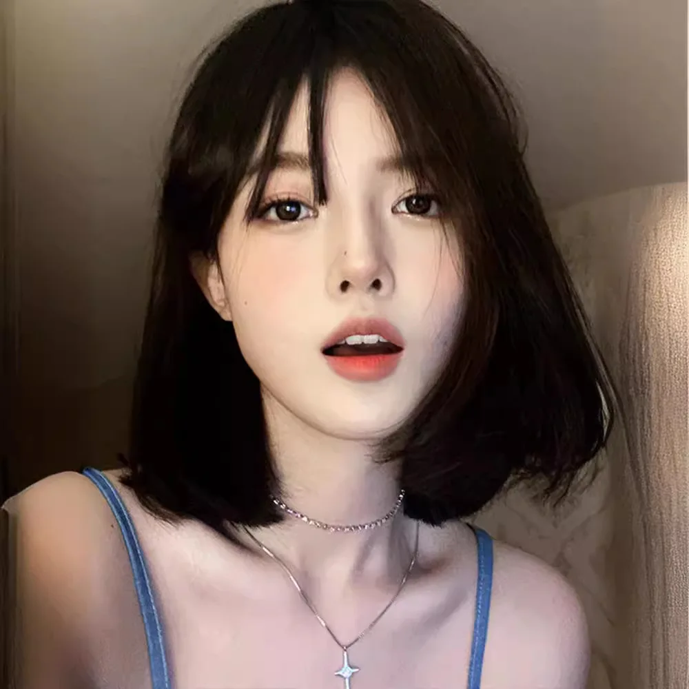

Short Synthetic Bob Wig for Women, Fashion Japanese Style, Natural Look, Round Face, Student Cosplay Daily Party Full Head Wig,