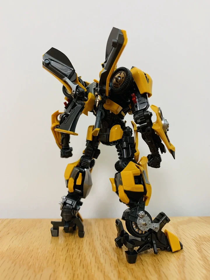 In Voorraad Trumpeter Smart Kit Transformatie TF-5 BEE 08105 Lijmvrij Beweegbare Assemblage Model Auto Robot Actiefiguren Speelgoed geschenken