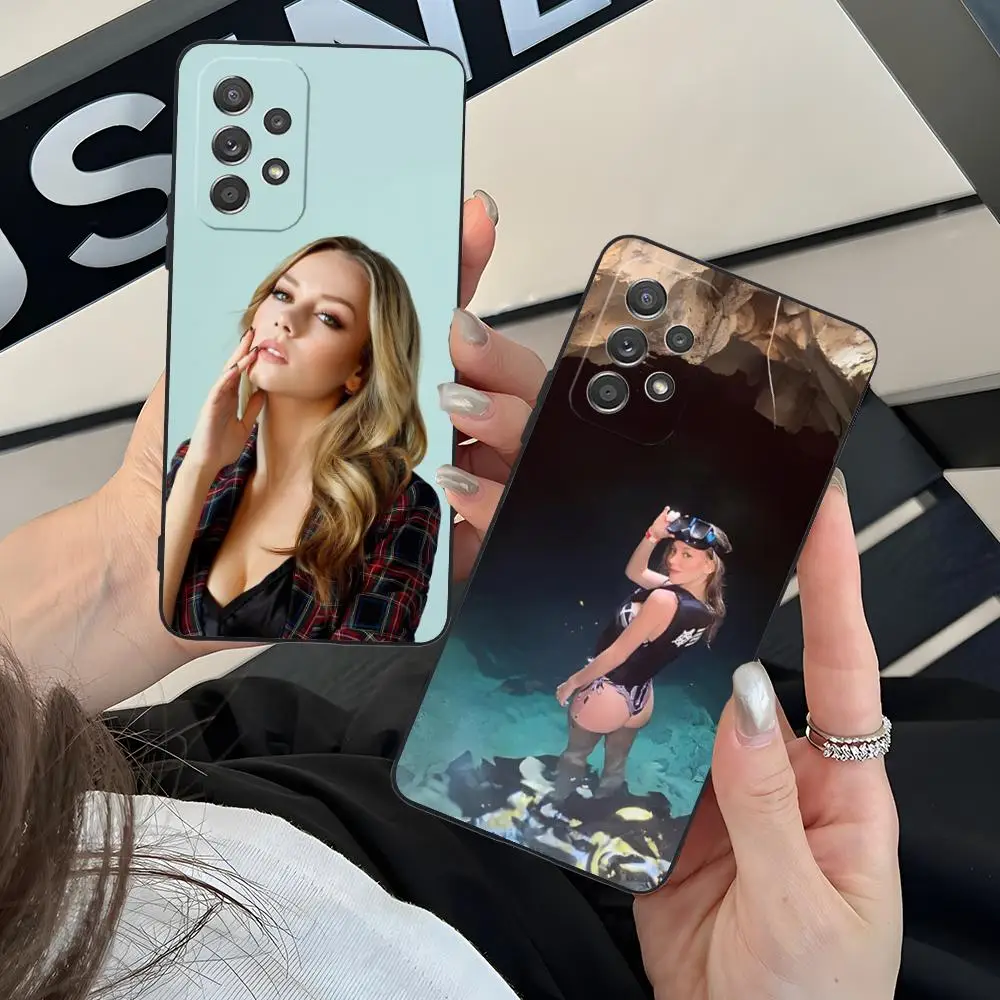 Ester Exposito Matt…