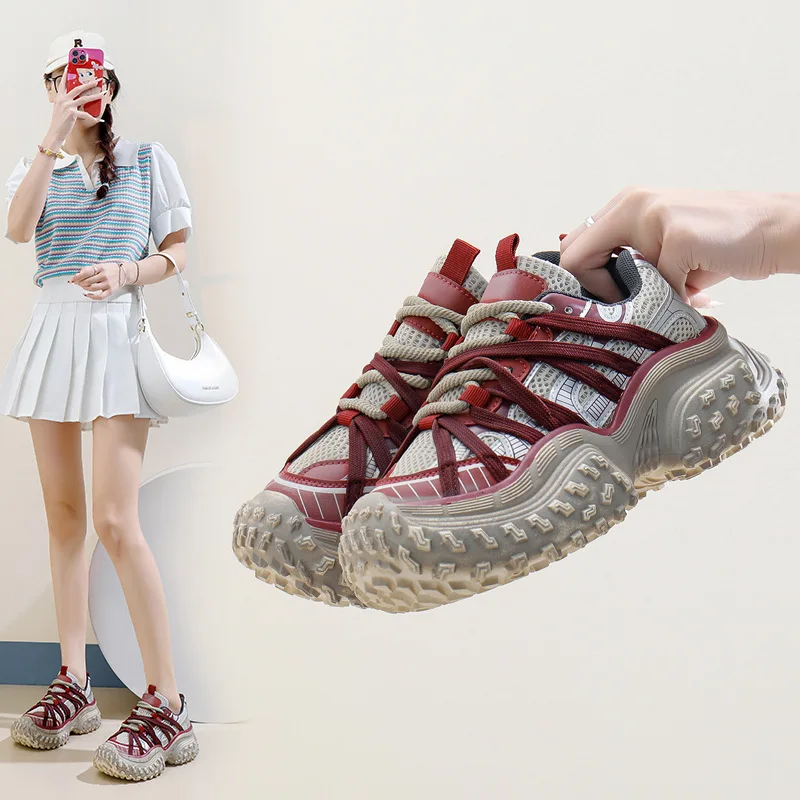 

2024 Autumn New Casual Shoes Korean Edition Breathable Mesh Dad Shoes Female Students Height Increasing Running Shoes